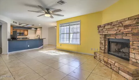 Living - 15846 S 33rd Pl, Phoenix, AZ 85048 photo 12 of 13
