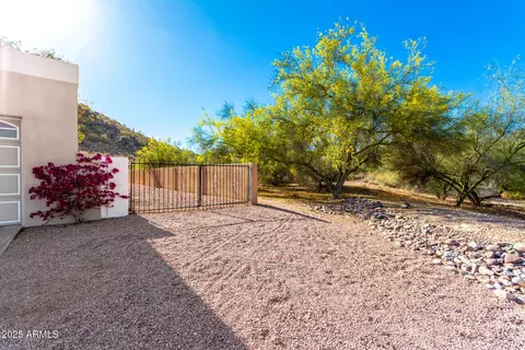 Exterior - 4601 E Fanfol Dr, Phoenix, AZ 85028 photo 4 of 22