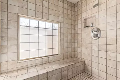 Bath - 4601 E Fanfol Dr, Phoenix, AZ 85028 photo 3 of 5