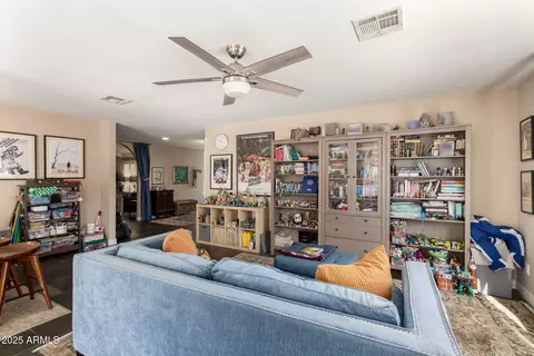 Living - 4601 E Fanfol Dr, Phoenix, AZ 85028 photo 2 of 5