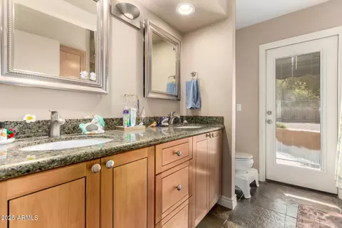 Bath - 4601 E Fanfol Dr, Phoenix, AZ 85028 photo 4 of 5