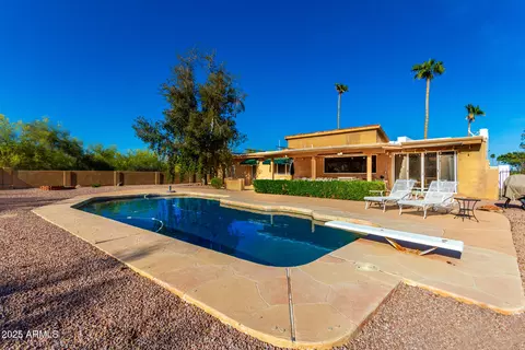 Exterior - 4601 E Fanfol Dr, Phoenix, AZ 85028 photo 19 of 22