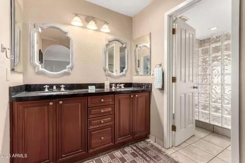 Bath - 4601 E Fanfol Dr, Phoenix, AZ 85028 photo 1 of 5
