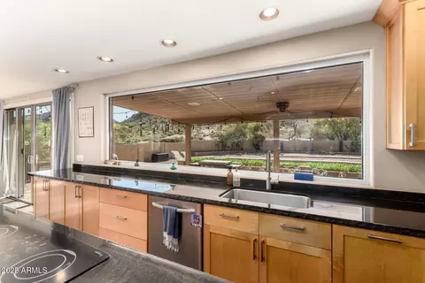 Kitchen - 4601 E Fanfol Dr, Phoenix, AZ 85028 photo 5 of 6