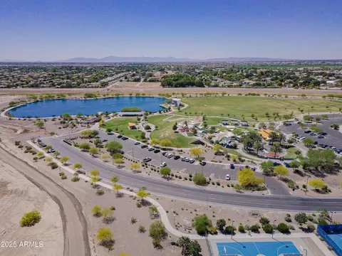View/Area - 2813 E Crescent Way, Gilbert, AZ 85298 photo 9 of 9
