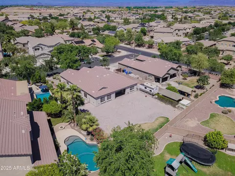 View/Area - 2813 E Crescent Way, Gilbert, AZ 85298 photo 5 of 9