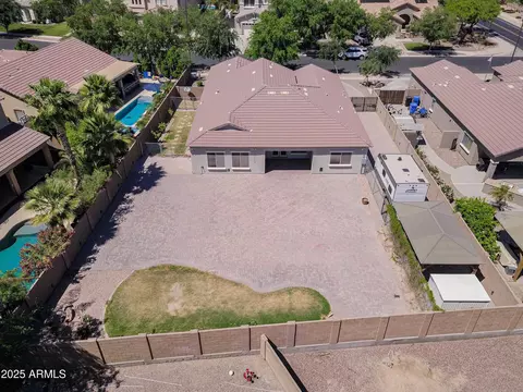 Exterior - 2813 E Crescent Way, Gilbert, AZ 85298 photo 12 of 17
