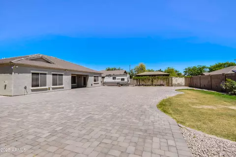 Exterior - 2813 E Crescent Way, Gilbert, AZ 85298 photo 8 of 17