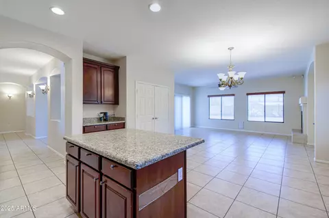 Kitchen - 2813 E Crescent Way, Gilbert, AZ 85298 photo 3 of 4