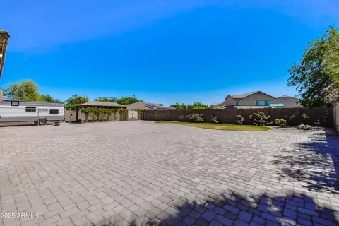 Exterior - 2813 E Crescent Way, Gilbert, AZ 85298 photo 9 of 17