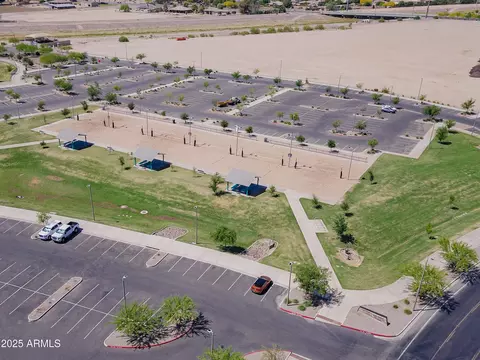 Exterior - 2813 E Crescent Way, Gilbert, AZ 85298 photo 16 of 17
