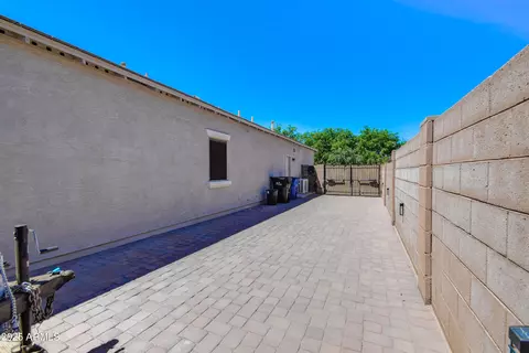 Exterior - 2813 E Crescent Way, Gilbert, AZ 85298 photo 13 of 17