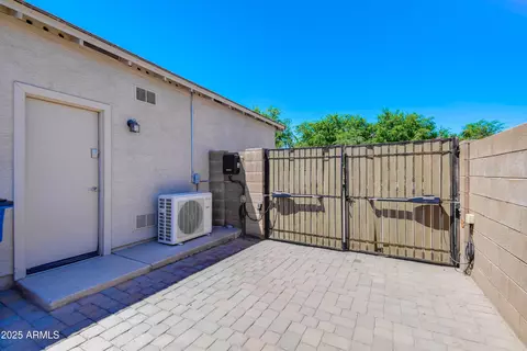 Exterior - 2813 E Crescent Way, Gilbert, AZ 85298 photo 2 of 17