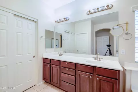 Bath - 2813 E Crescent Way, Gilbert, AZ 85298 photo 2 of 4