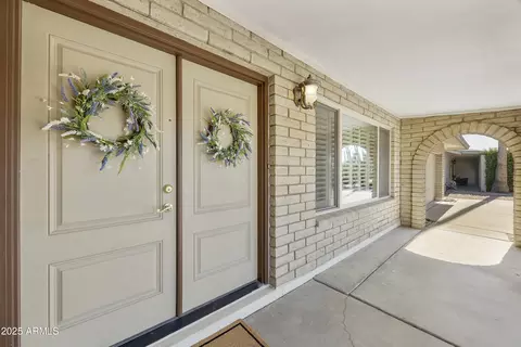 Exterior - 1104 E Watson Dr, Tempe, AZ 85283 photo 7 of 9