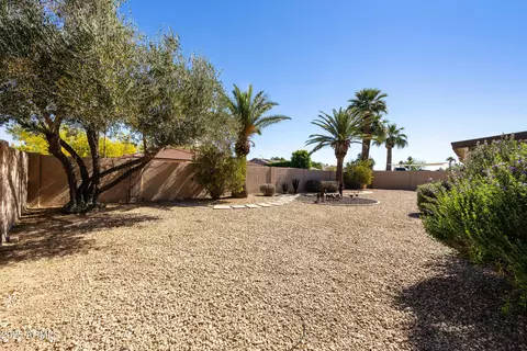 Exterior - 1104 E Watson Dr, Tempe, AZ 85283 photo 8 of 9