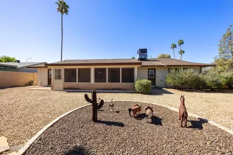 Exterior - 1104 E Watson Dr, Tempe, AZ 85283 photo 6 of 9