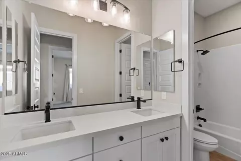 Bath - 1261 E Lynx Way, Gilbert, AZ 85298 photo 5 of 9