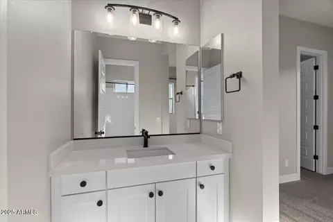Bath - 1261 E Lynx Way, Gilbert, AZ 85298 photo 6 of 9