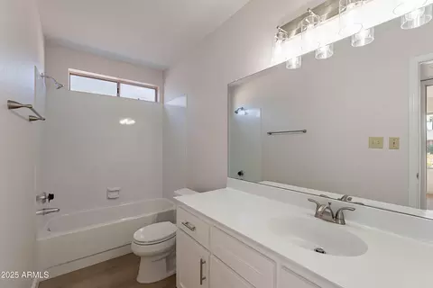 Bath - 1348 E Chilton Dr, Tempe, AZ 85283 photo 1 of 2