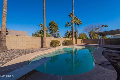 Exterior - 1348 E Chilton Dr, Tempe, AZ 85283 photo 2 of 3