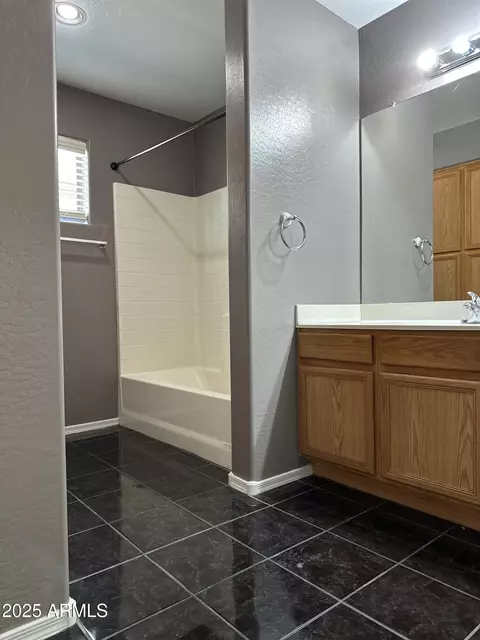 Bath - 5643 S 11th Dr, Phoenix, AZ 85041 photo 2 of 5