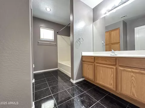 Bath - 5643 S 11th Dr, Phoenix, AZ 85041 photo 5 of 5