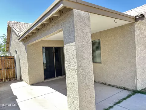 Exterior - 5643 S 11th Dr, Phoenix, AZ 85041 photo 4 of 6