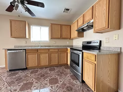 Kitchen - 5643 S 11th Dr, Phoenix, AZ 85041 photo 1 of 2
