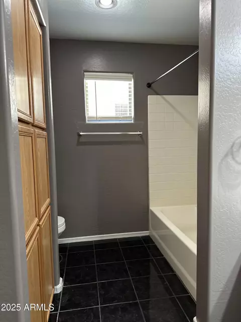 Bath - 5643 S 11th Dr, Phoenix, AZ 85041 photo 3 of 5