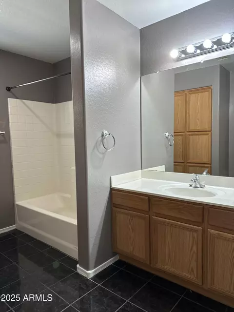 Bath - 5643 S 11th Dr, Phoenix, AZ 85041 photo 4 of 5