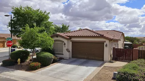 945 W Empress Tree Ave, San Tan Valley, AZ 85140