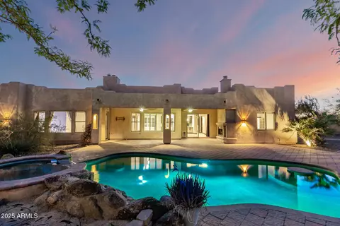 43 E Desert Hills Dr, Phoenix, AZ 85086