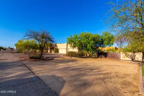 43 E Desert Hills Dr, Phoenix, AZ 85086 photo 6