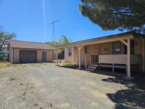 17243 E Lakeveiw Dr, Mayer, AZ 86333