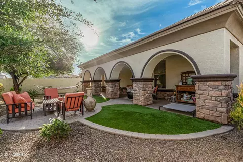 Exterior - 3080 E Palmdale Ln, Gilbert, AZ 85298 photo 6 of 7