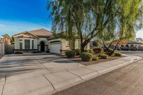 3080 E Palmdale Ln, Gilbert, AZ 85298
