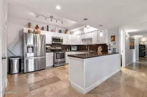 349 E Thomas Rd #E401, Phoenix, AZ 85012 photo 12