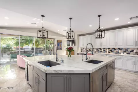Kitchen - 14749 E Pecos Rd, Gilbert, AZ 85295 photo 4 of 6