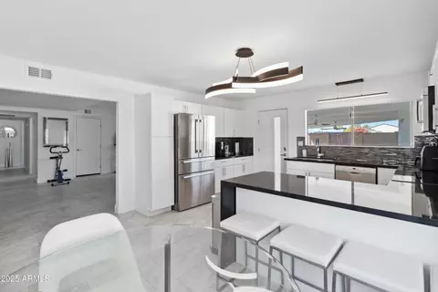3758 E Sunnyside Dr, Phoenix, AZ 85028