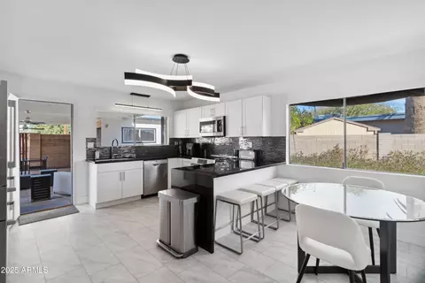 Kitchen - 3758 E Sunnyside Dr, Phoenix, AZ 85028 photo 2 of 2