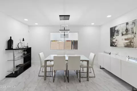 Dining - 3758 E Sunnyside Dr, Phoenix, AZ 85028 photo 1 of 1