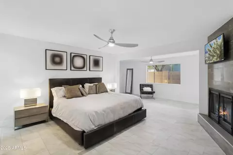 Bedroom - 3758 E Sunnyside Dr, Phoenix, AZ 85028 photo 1 of 4