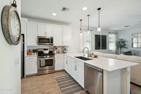 3708 S 64th Ave, Phoenix, AZ 85043