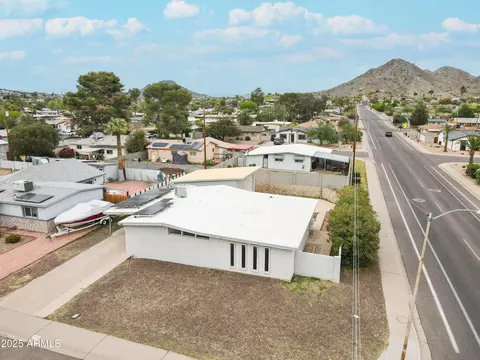 View/Area - 2346 E Sylvia St, Phoenix, AZ 85022 photo 3 of 23