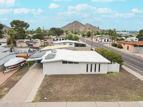 View/Area - 2346 E Sylvia St, Phoenix, AZ 85022 photo 1 of 23