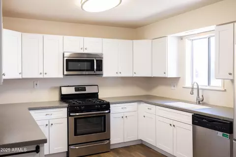 Kitchen - 2346 E Sylvia St, Phoenix, AZ 85022 photo 3 of 5