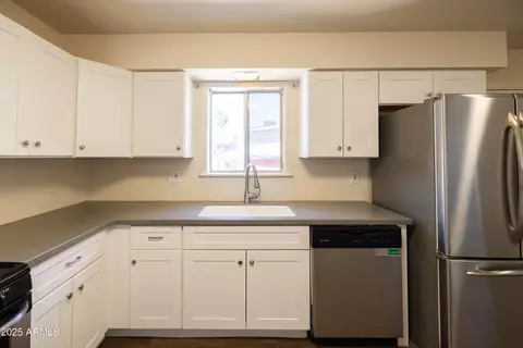 Kitchen - 2346 E Sylvia St, Phoenix, AZ 85022 photo 4 of 5