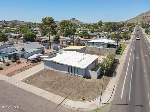View/Area - 2346 E Sylvia St, Phoenix, AZ 85022 photo 6 of 23