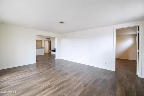 Living - 2346 E Sylvia St, Phoenix, AZ 85022 photo 6 of 10